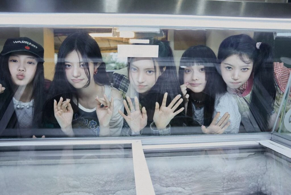 ILLITの集合カット1