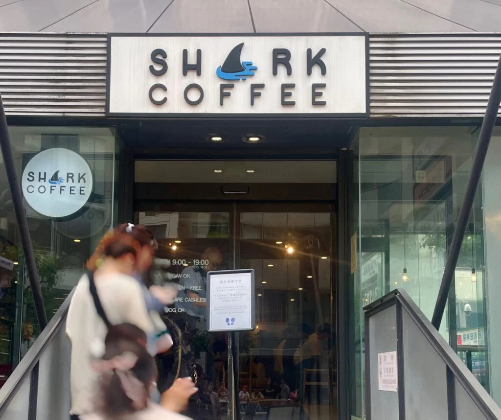 SHARK COFFEE入り口
