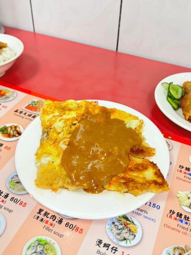 台湾　夜市　士林市場　食べ歩き　カキオムレツ　ルーローファン