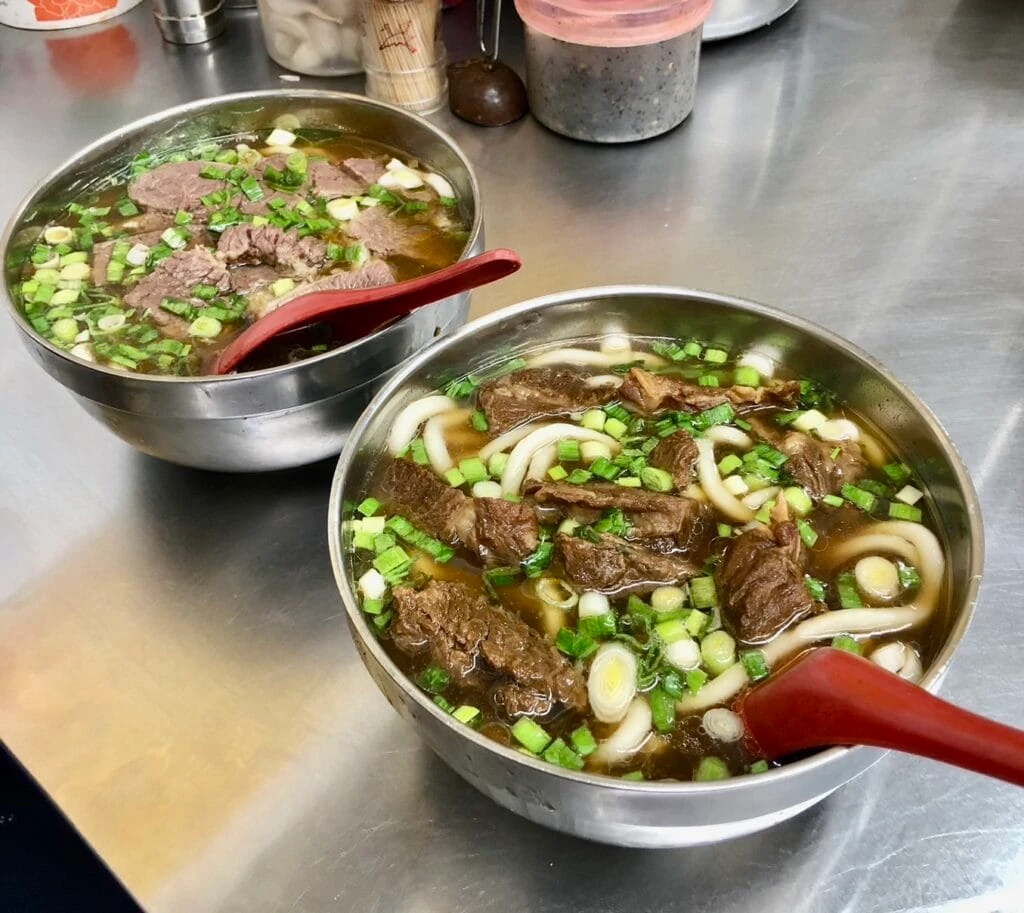 清燉　紅焼　牛肉麵　台湾　台北　グルメ　麺　料理　劉山東牛肉麵