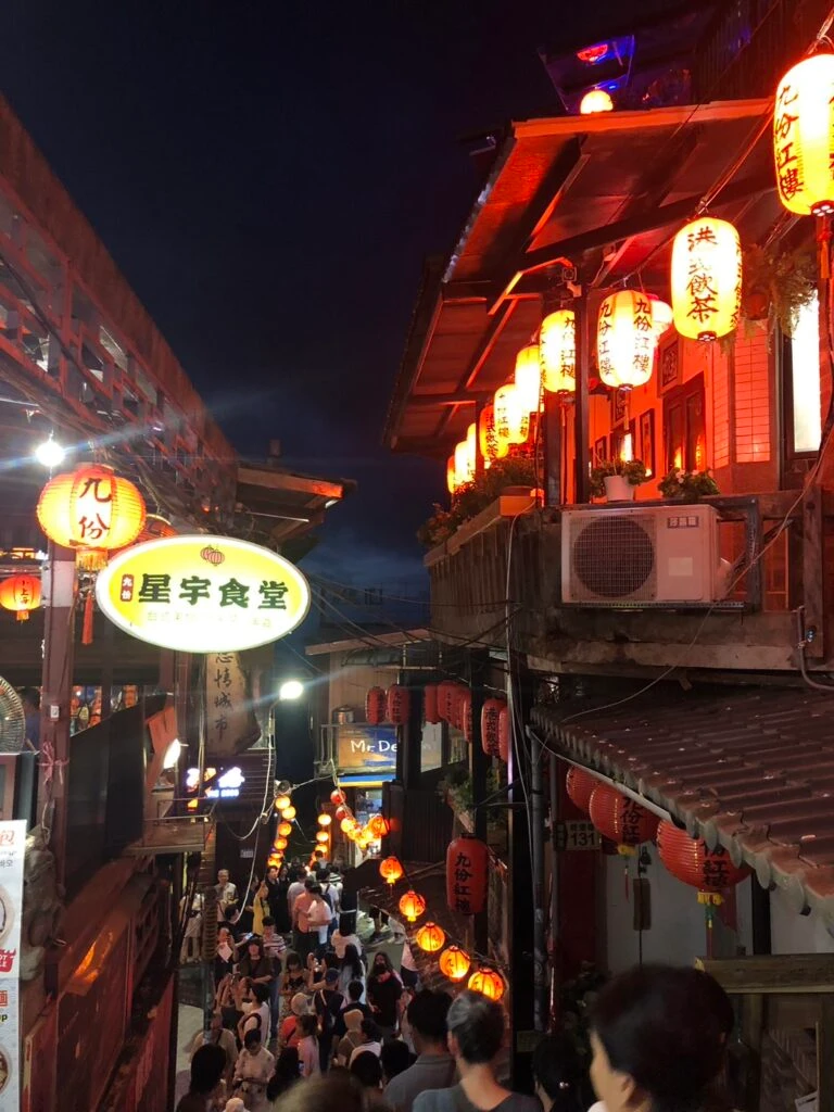 九份　提灯　夜　夜景　街並み