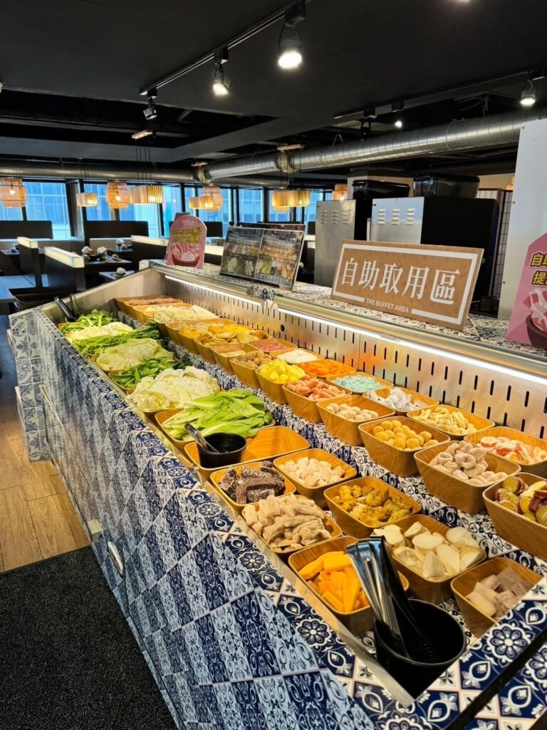バイキング　ビュッフェスタイル　食べ放題　火鍋　台湾