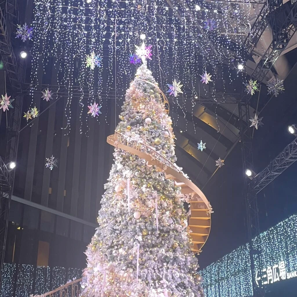 ホワイトクリスマスツリー