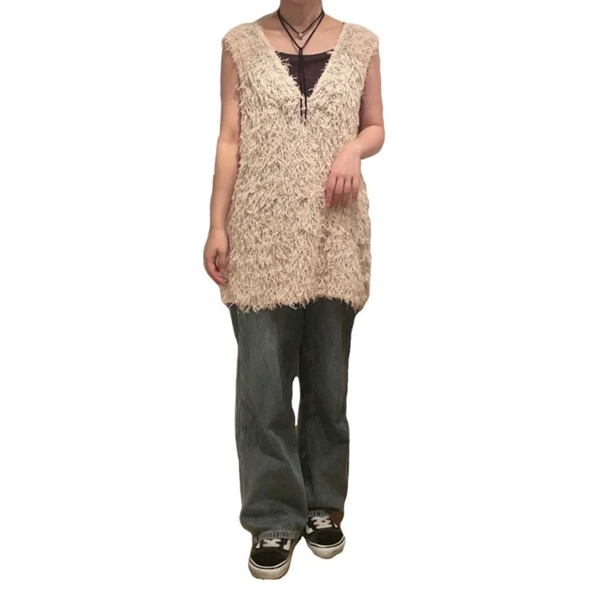 秋コーデ
ベスト/Kastane、インナー/LOWRYS FARM、デニム/GLOBAL WORK、スニーカー/VANS、チョーカー/GOLDY