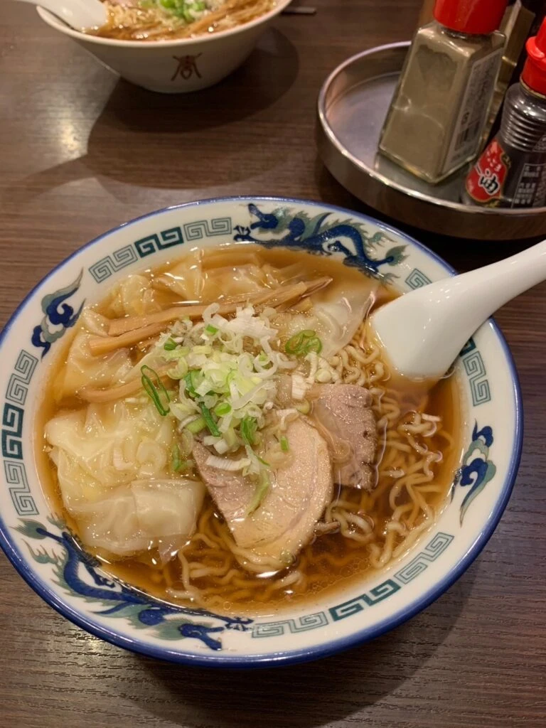 中華そば つづみ　高山　ワンタン麺