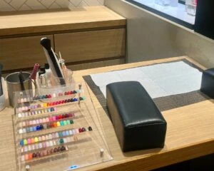 ネイルズインクのエクスプレスマニキュア 施術台
