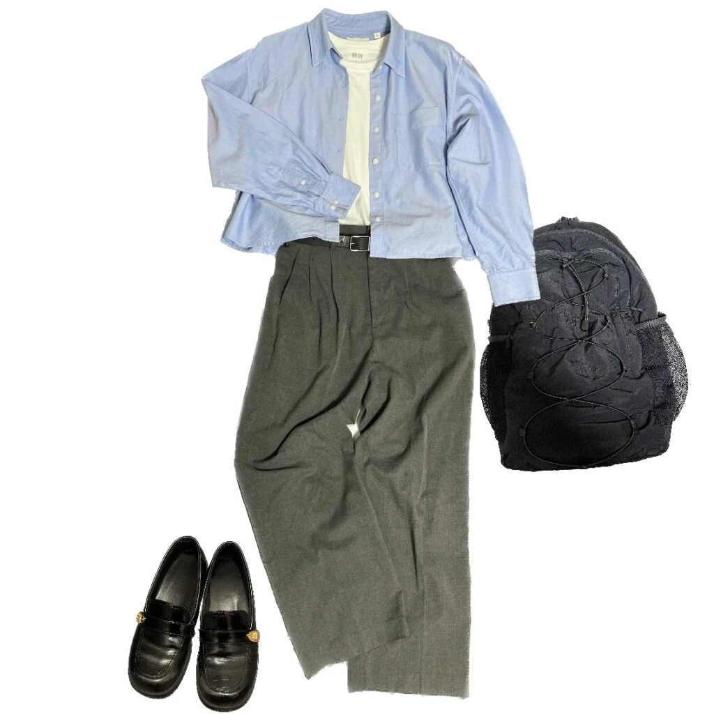 通勤コーデ ブルーシャツ
シャツ/UNIQLO,インナー/UNIQLO,ボトムス/GLOBAL WORK,ローファー/CHARLES & KEITH,リュック/LOWRYS FARM