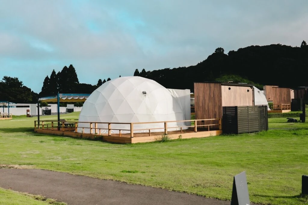 ISUMI Glamping Resort & Spa SOLAS ドームテント 外観
