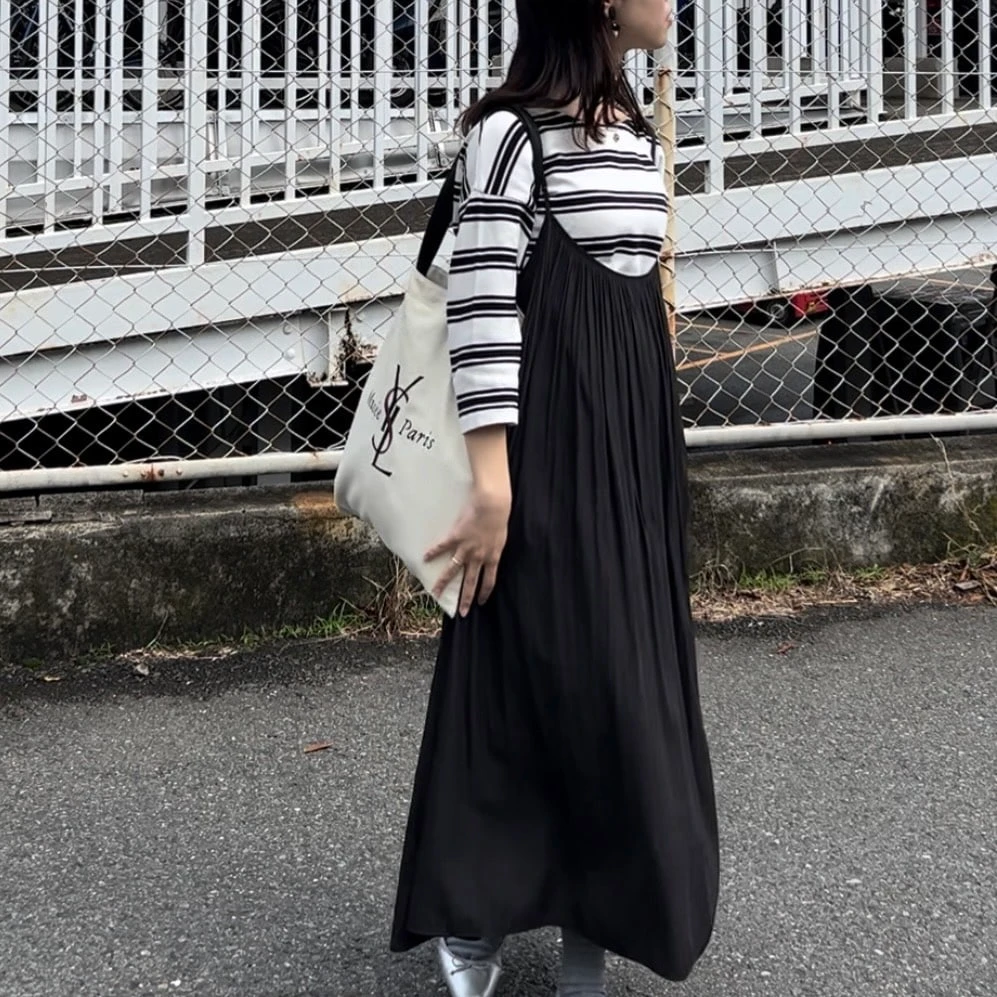フェミニンな夏のキャミワンピースコーデ