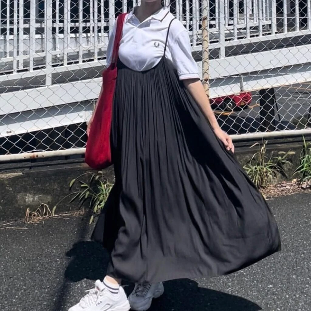 カジュアルな夏のキャミワンピースコーデ
