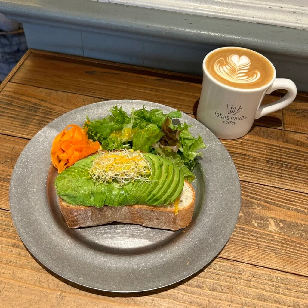 表参道lohasbeans coffee(ロハスビーンズコーヒー)アボカドトースト