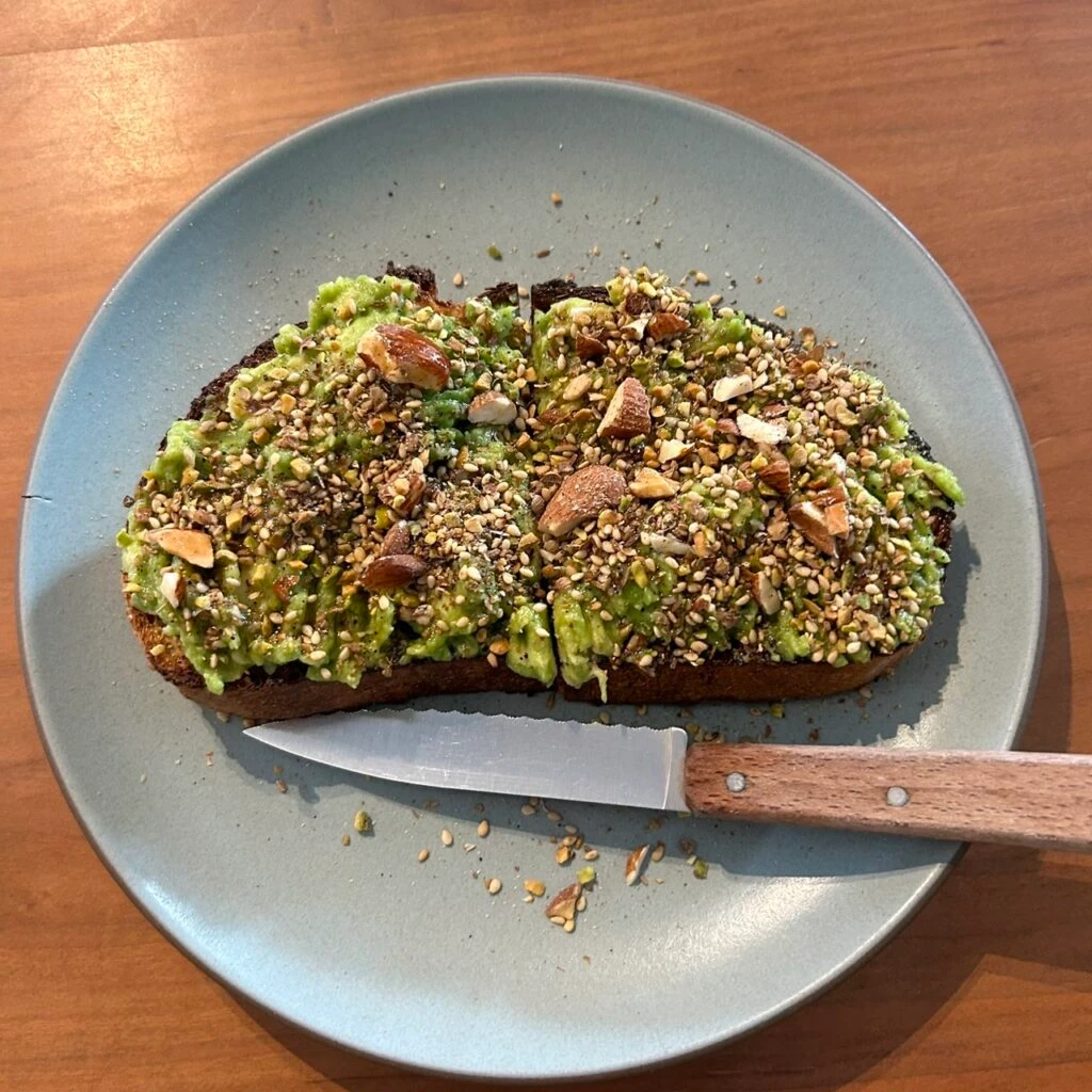 人形町・日本橋Parklet bakery(パークレットベーカリー)　アボカドデュッカトースト