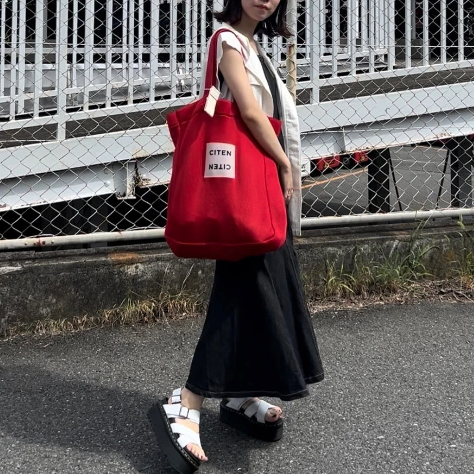 大人カジュアルな夏の通学コーデ　デニムワンピースコーデ