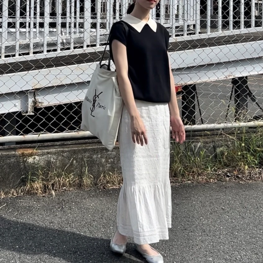 夏コーデ　マーメイドスカートと襟付きトップスを使ったモノトーンコーデ