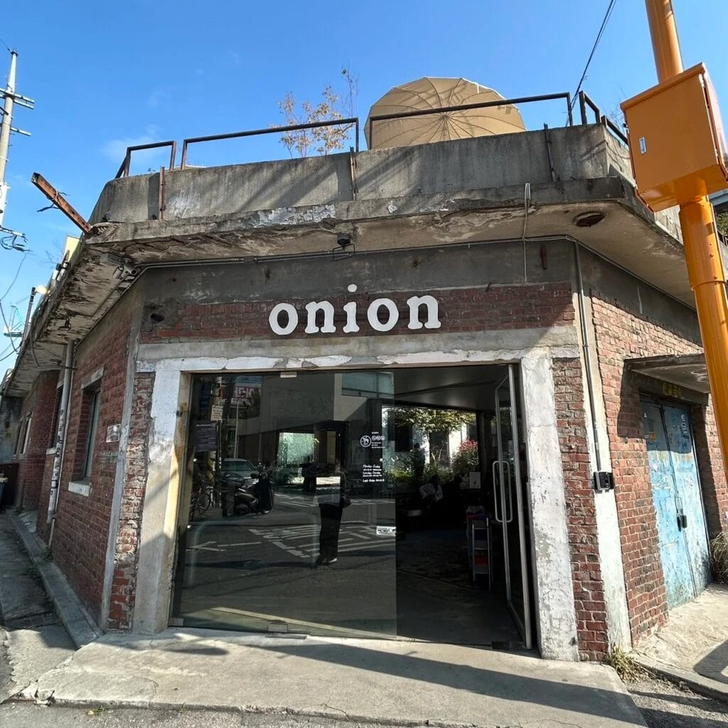 Onion聖水店の外観