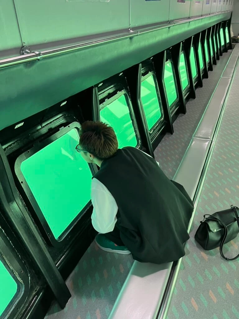 にじいろさかな号