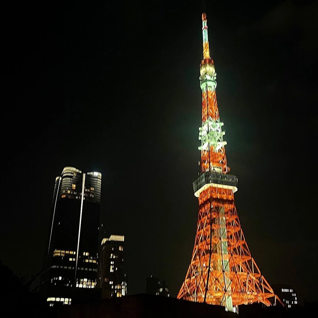 プリンス芝公園から見える東京タワーと麻布台ヒルズ
