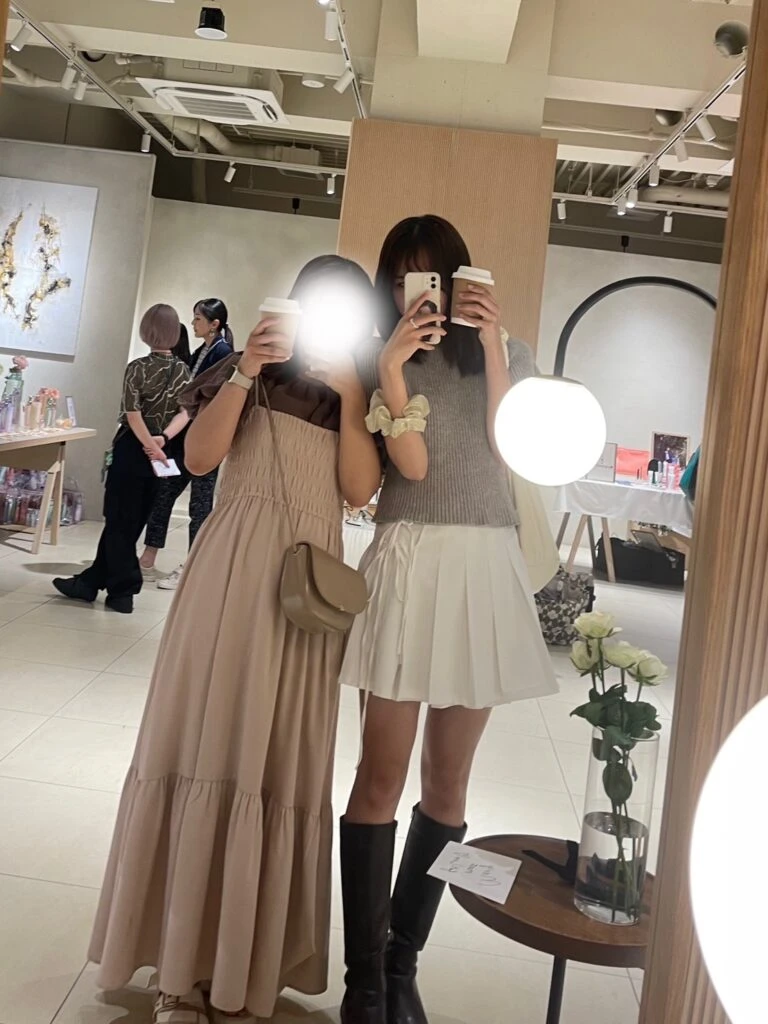 おすすめコーデ　秋　ミニスカートコーデ