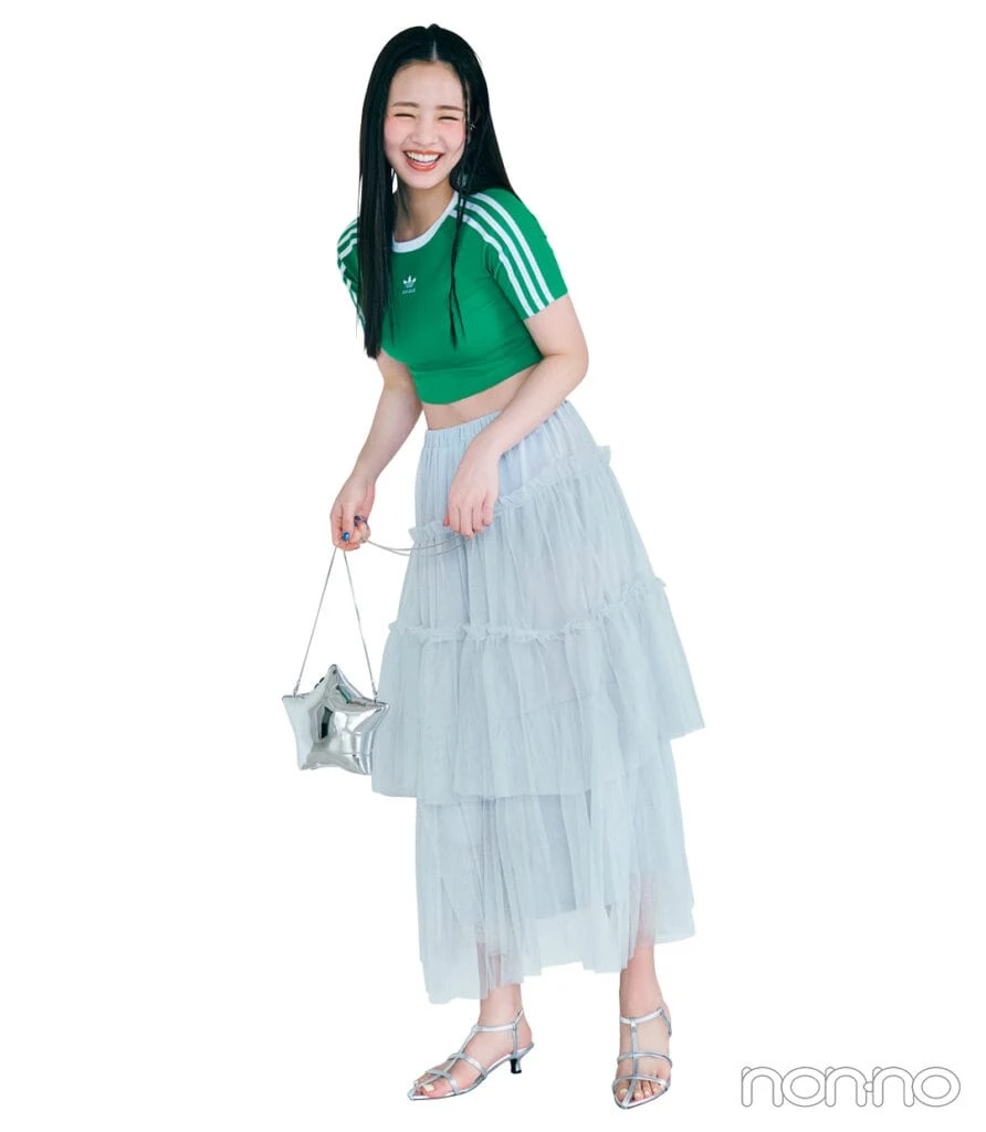 横田真悠の2024真夏のトレンドコーデ方程式モデルカット