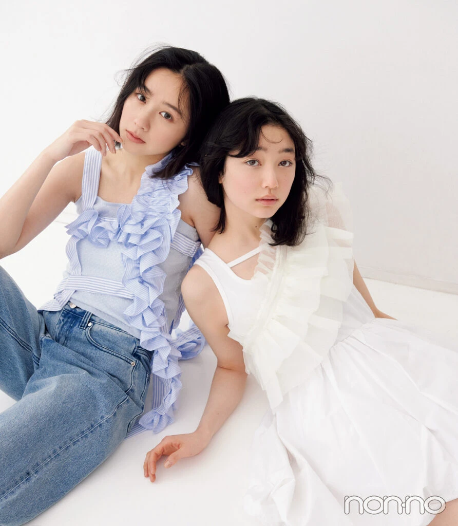 堀田真由と小宮山莉渚の20歳からの神コスメ大賞モデルカット23