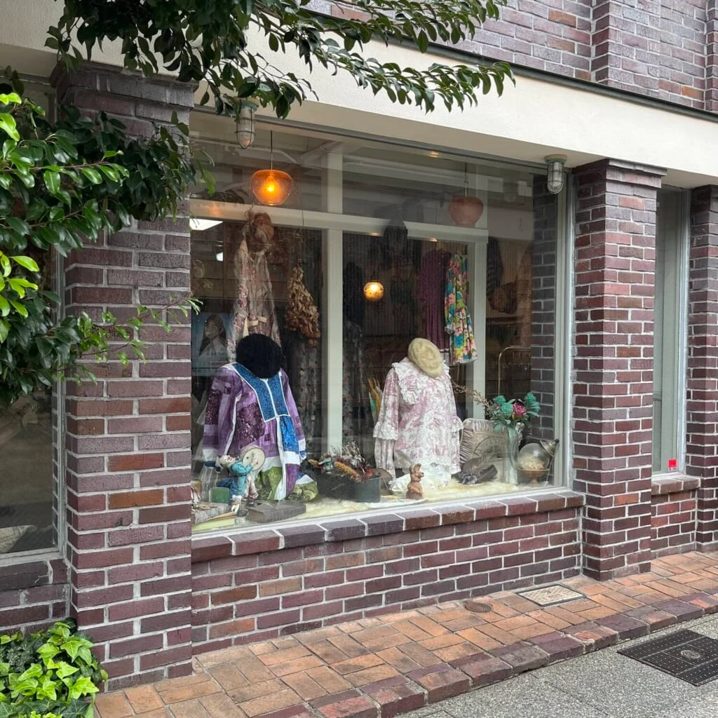 古着屋 リリーローズ ショーウィンドウ