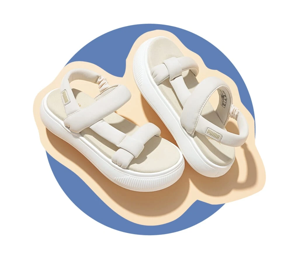 プーマの長時間歩いても疲れない厚底サンダル
