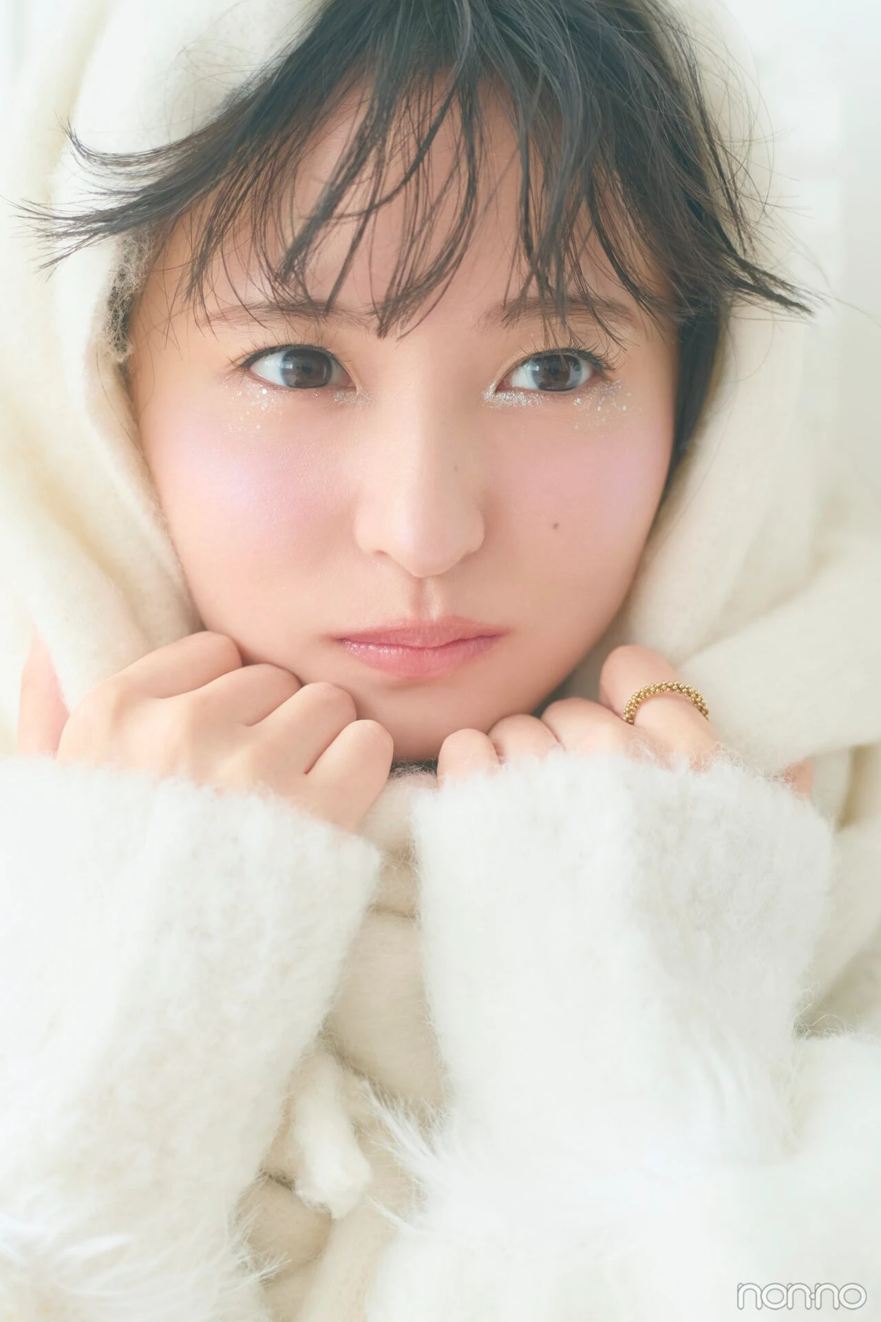 遠藤さくらにリクエストメイクの透明感メイクの目元の仕上がり