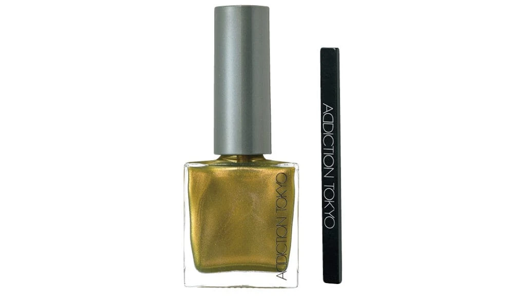 マグネット スティック￥880・ザ マグネット ネイルポリッシュ 004MG￥3300／ADDICTION BEAUTY