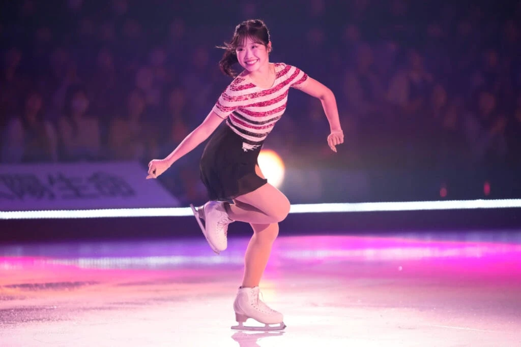 ファンタジーオンアイスで演技する中井亜美