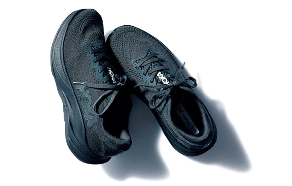 バイトにもおすすめの黒スニーカー「FILA RAYUNITE RS
ブラック」