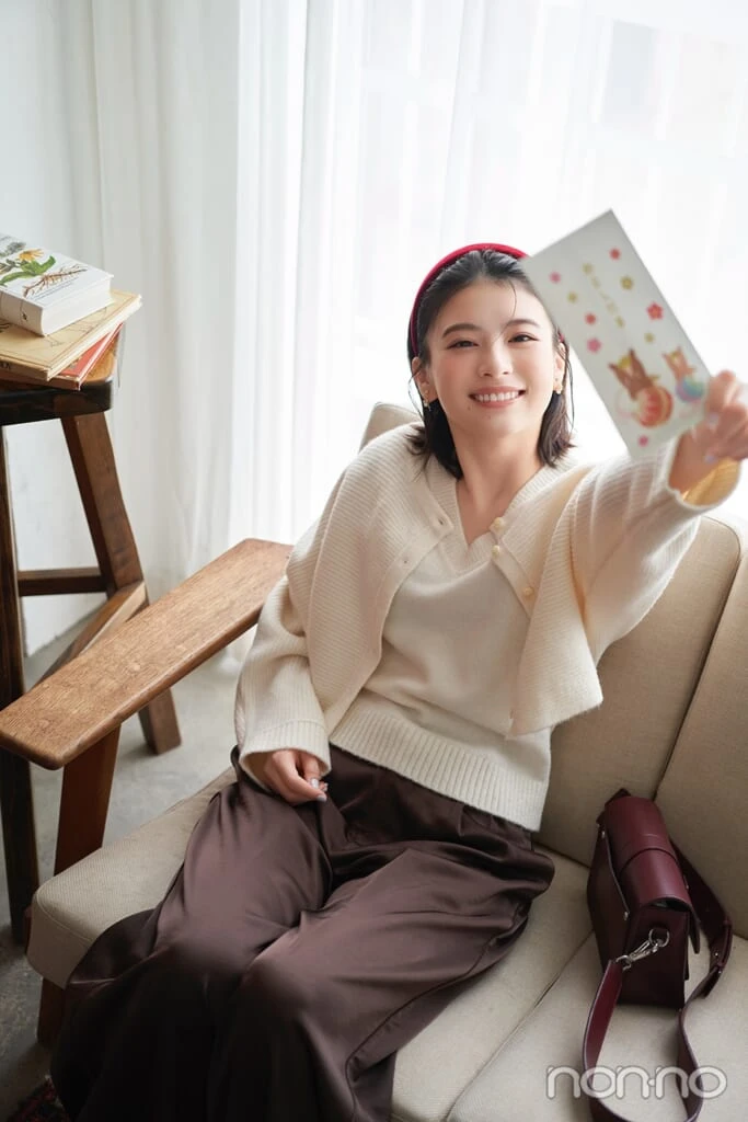 【出口夏希の冬コーデ】きちんと感のある白アンサンブルで親戚へご挨拶！