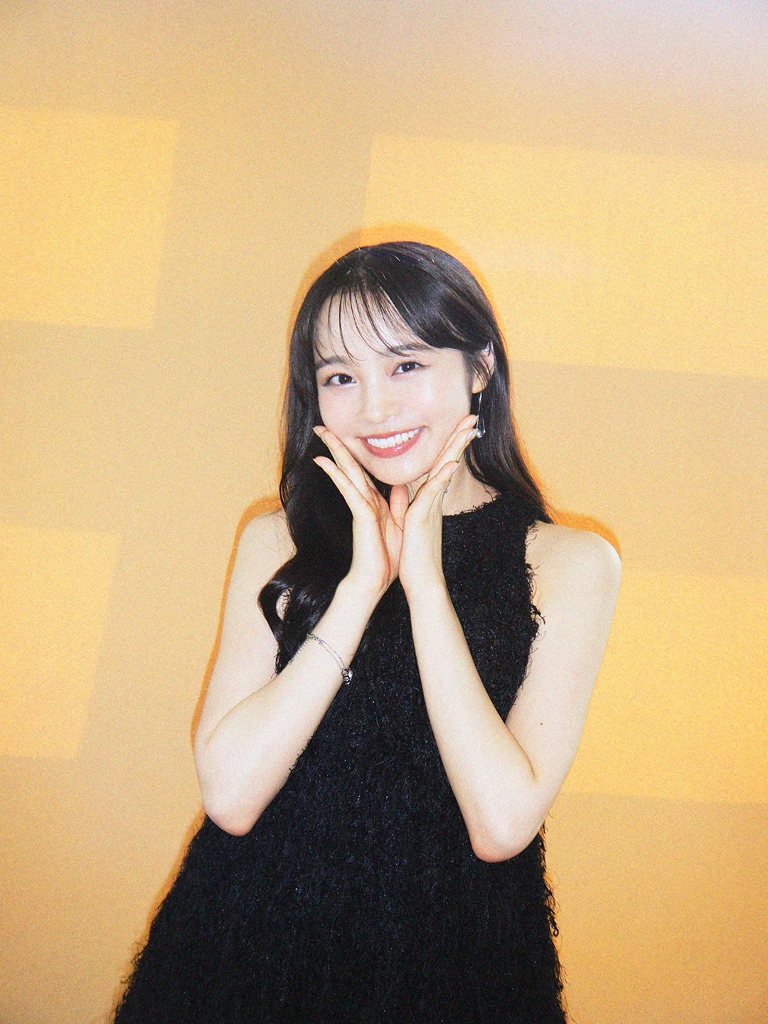 林芽亜里さんソロカット