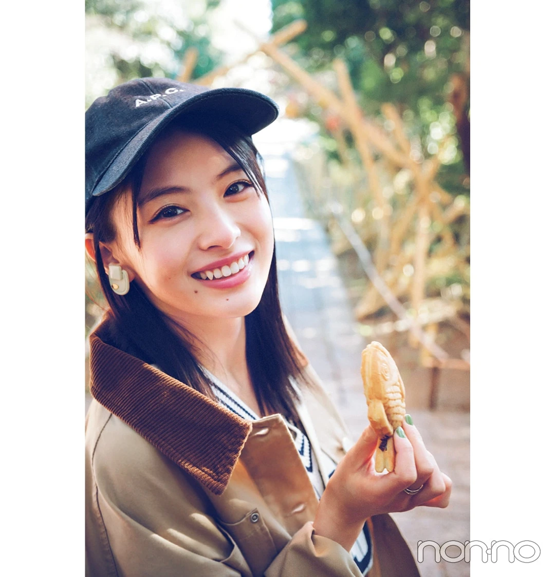 出口夏希の春の旅行コーデ