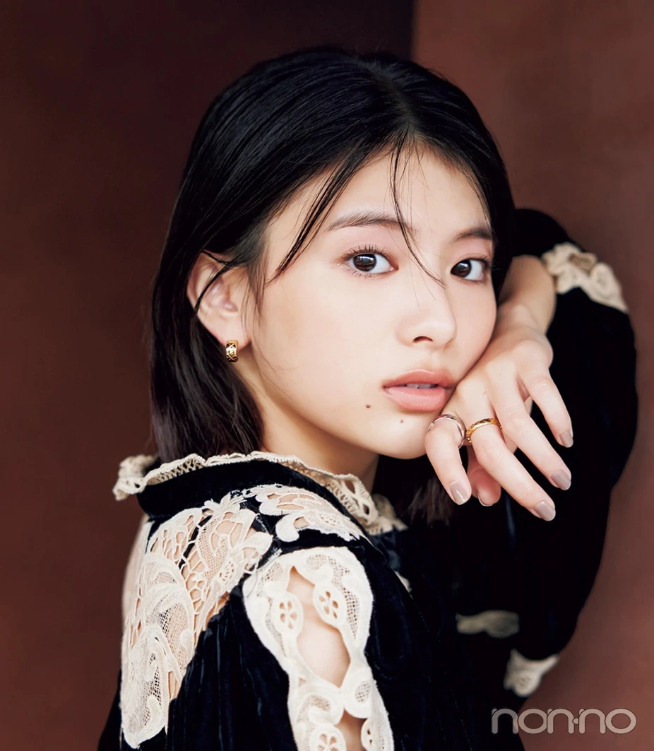 CHANEL ココ クラッシュと出口夏希