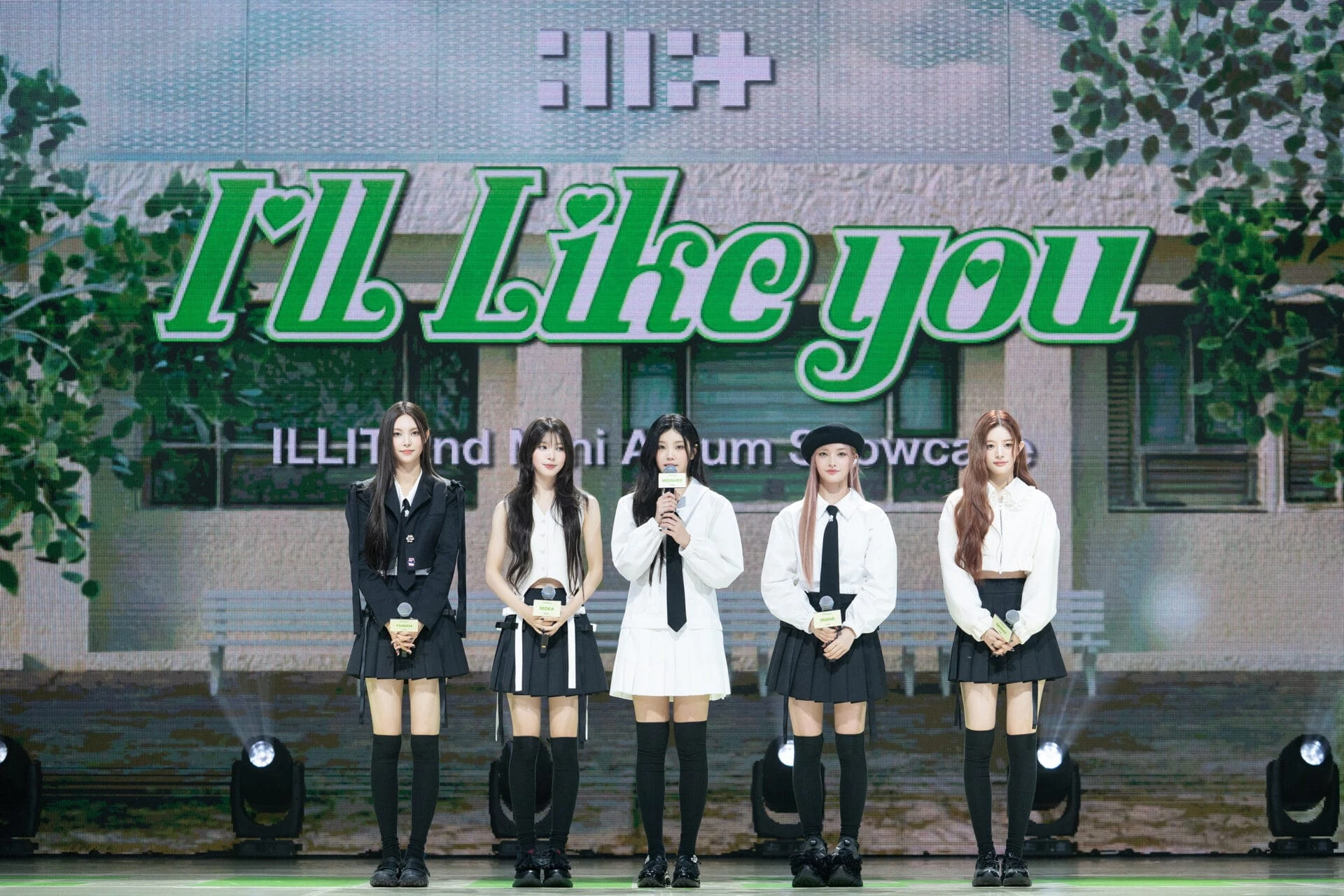 ILLITのトークセッション