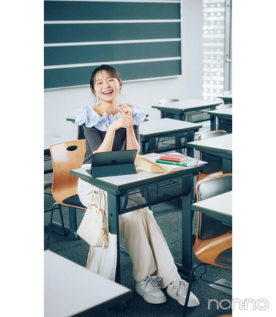 林芽亜里の時間割別大学生の作り置き通学コーデモデルカット3-1