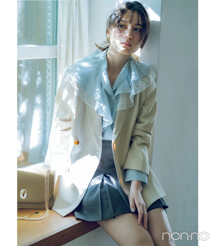 【春コーデ】チェック柄ミニスカ×衿つきブラウス×ジャケット