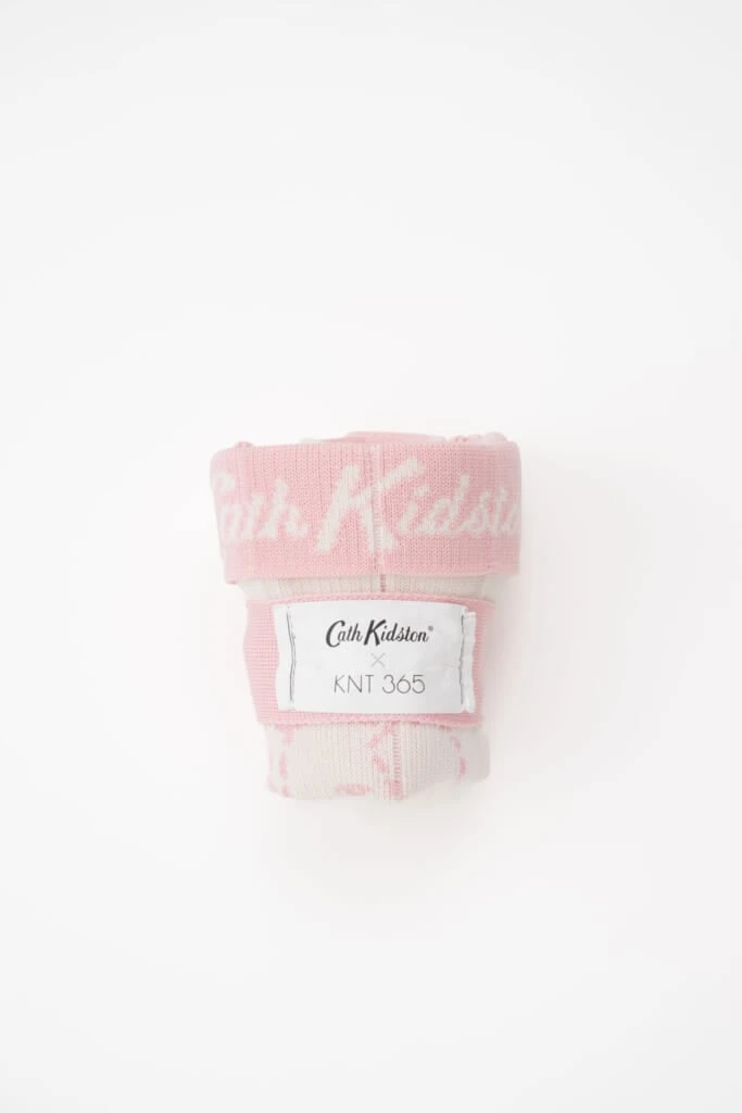 CK×KNT365 Co-Knitty Heart Dogのライトピンクを折りたたんだ様子