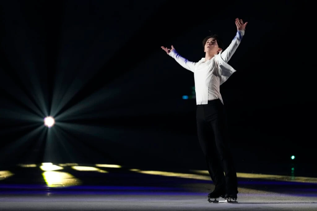 ファンタジーオンアイスで演技する中田璃士