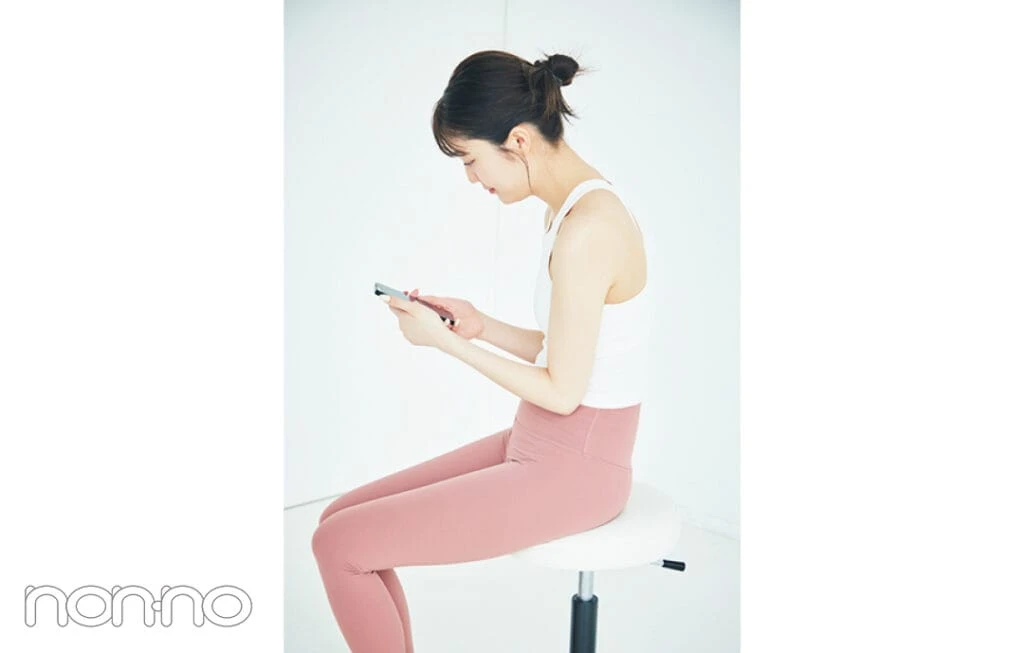 松川菜々花の背中美容プロセスカット8