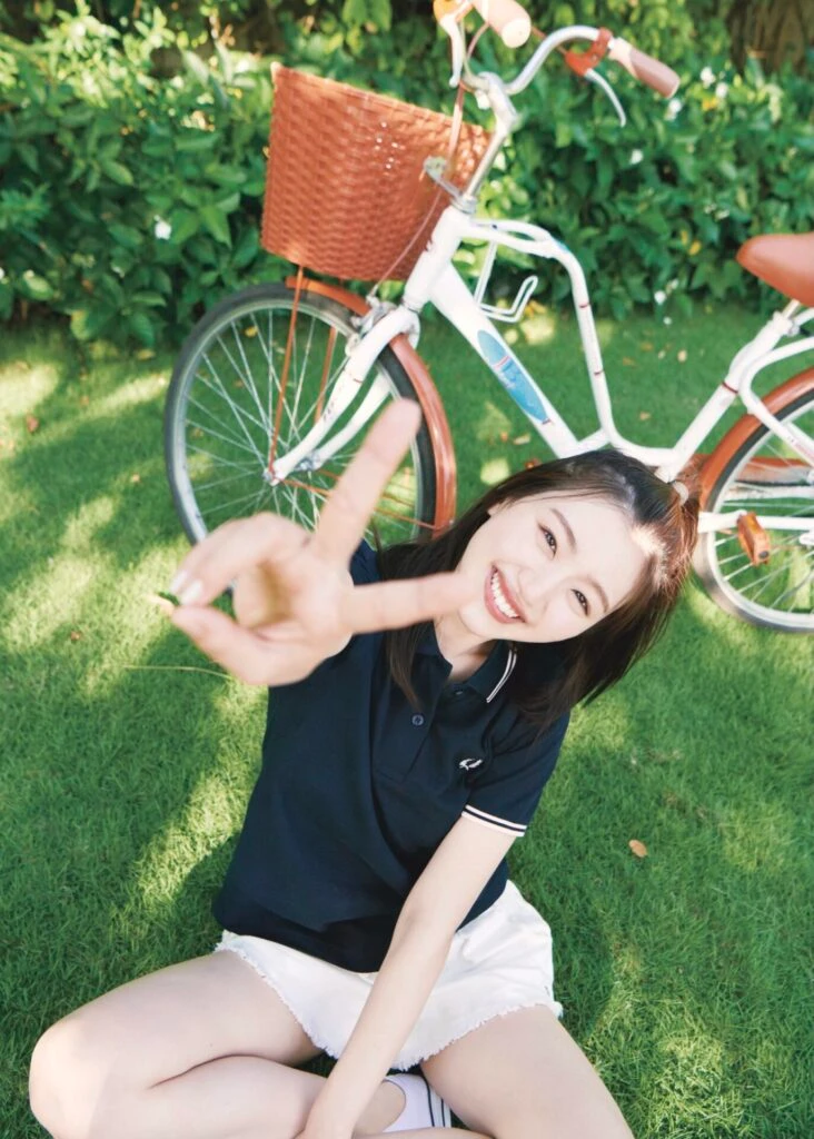 佐々木美玲ファースト写真集裏表紙　通常版