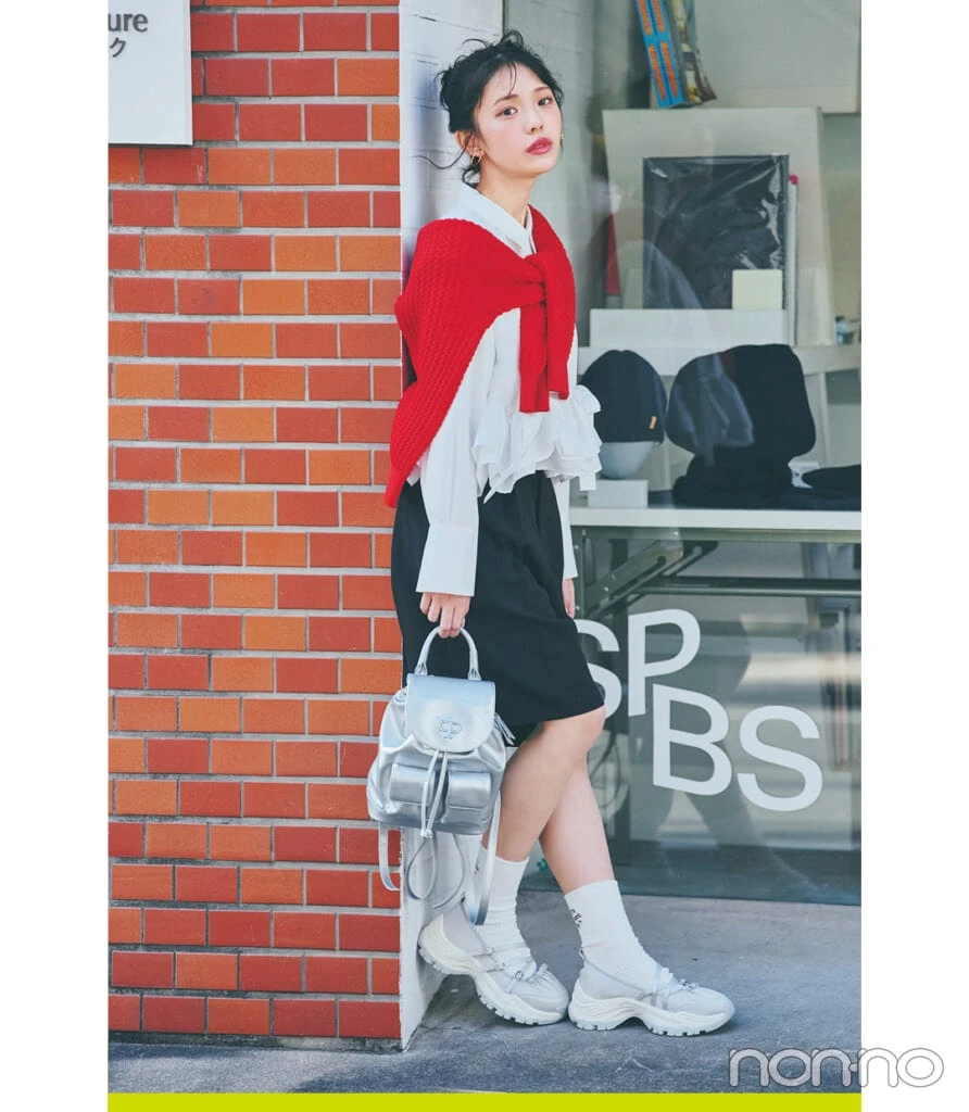 HANA SHOWROOMのミニリュックと菊地姫奈