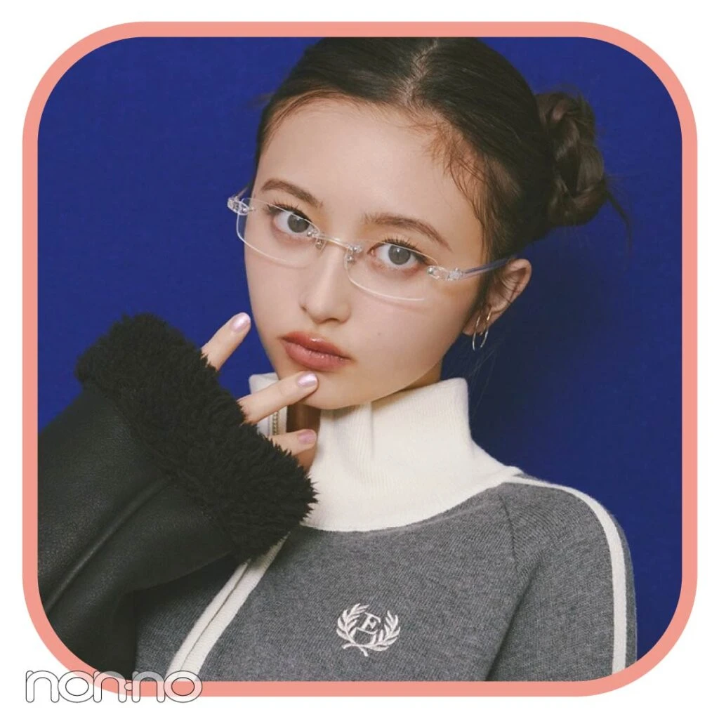 井上和のニットトラックジャケットコーデ
