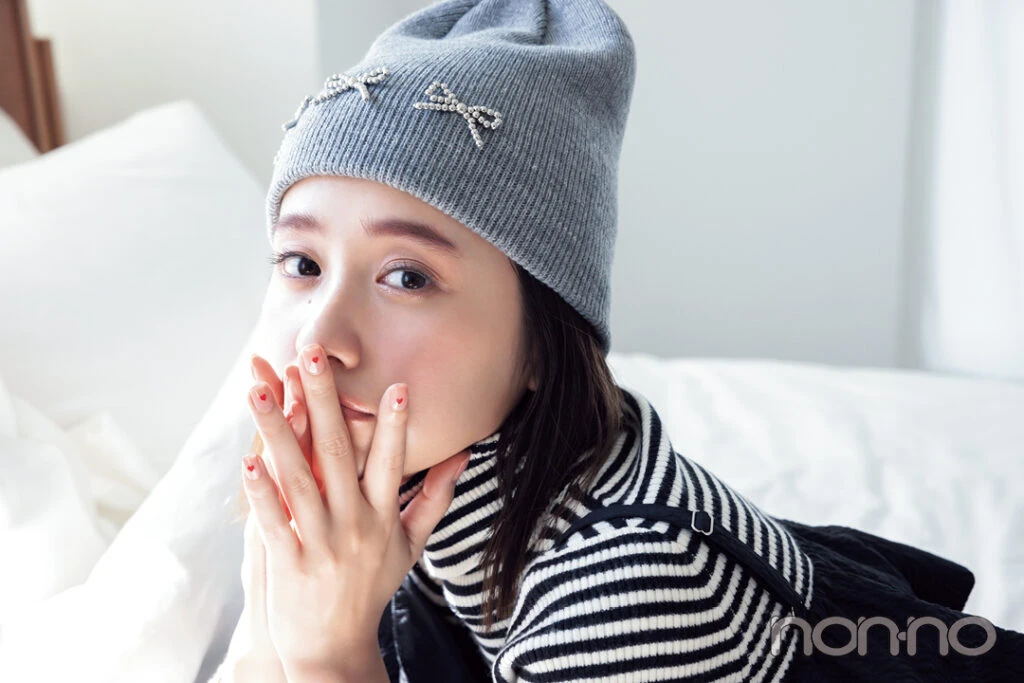 堀田真由のニット×ネイルモデルカット1-9
