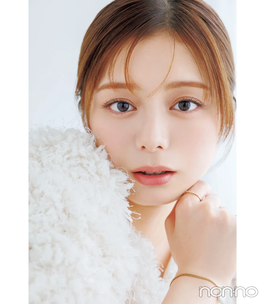 紺野彩夏のリキッドファンデモデルカット1-1