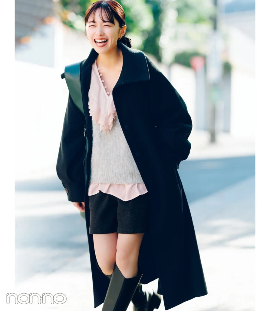 堀田真由がボリュームフリルチュニックを冬→春着回し1