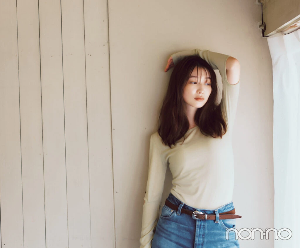 岡本夏美のうすーい長袖モデルカット7