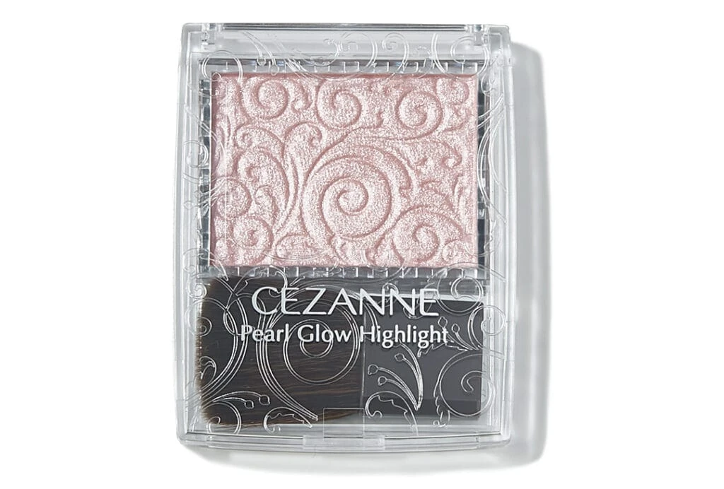 CEZANNE パールグロウハイライト 04￥660／セザンヌ化粧品