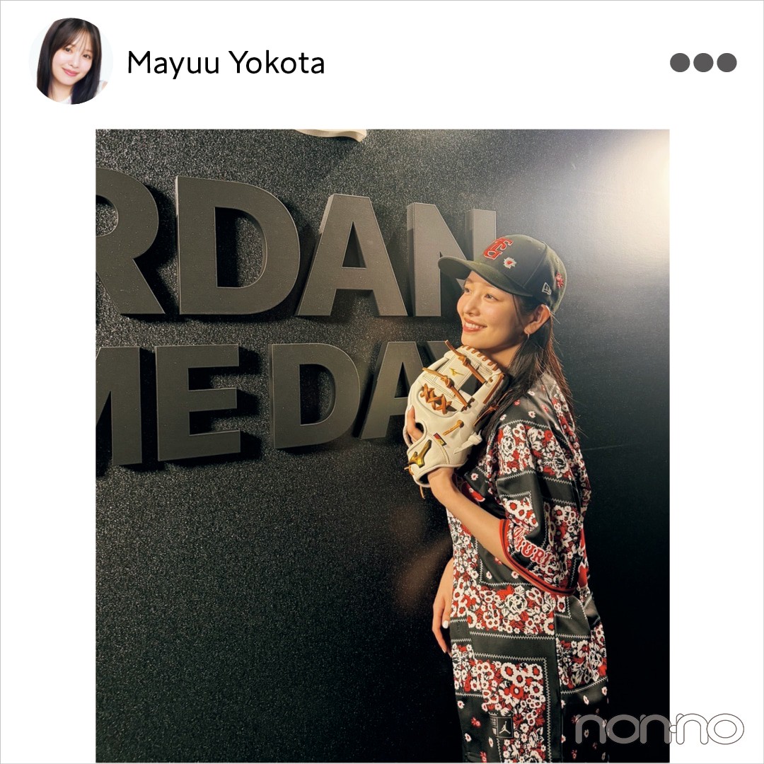 野球の試合で、セレモニアルピッチを務めた横田真悠
