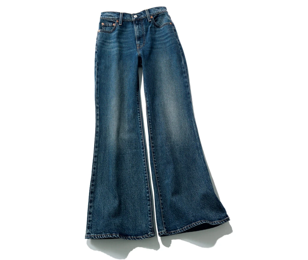 ぴたフレアデニム　パンツ￥23100／エドウイン・カスタマーサービス（SOMETHING）